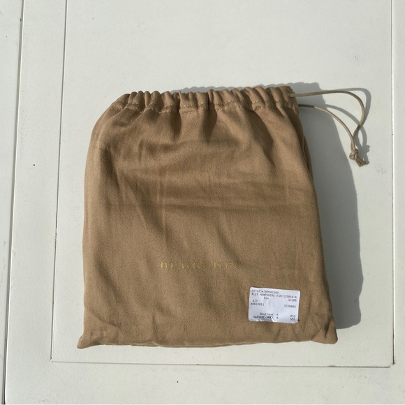 SOLD‼️NWT Burberry Hampshire Small Embossed Crossbody Bag or Clutch - Picture 6 of 10